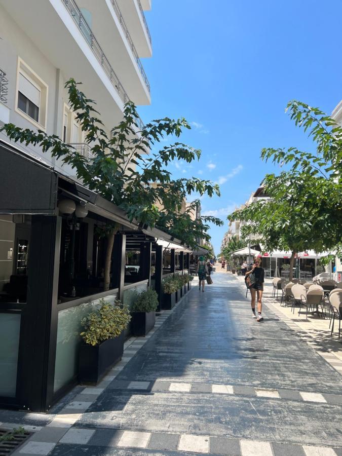 Cosy Guesthouse-Souterrain With Garden In City Center Corinto Exterior foto