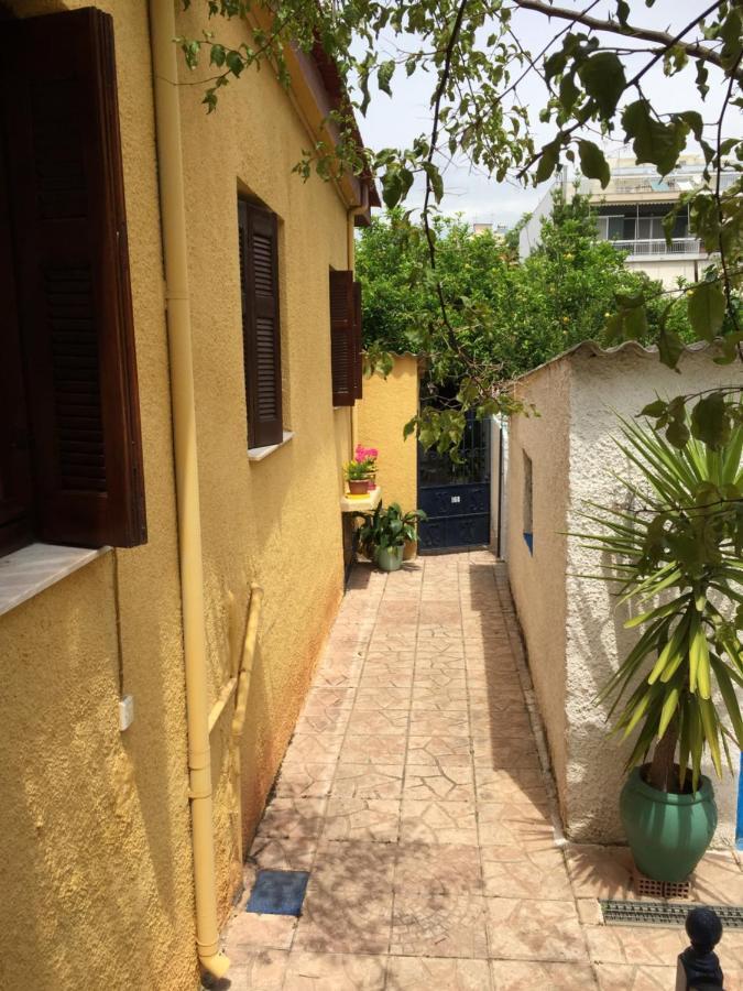 Cosy Guesthouse-Souterrain With Garden In City Center Corinto Exterior foto